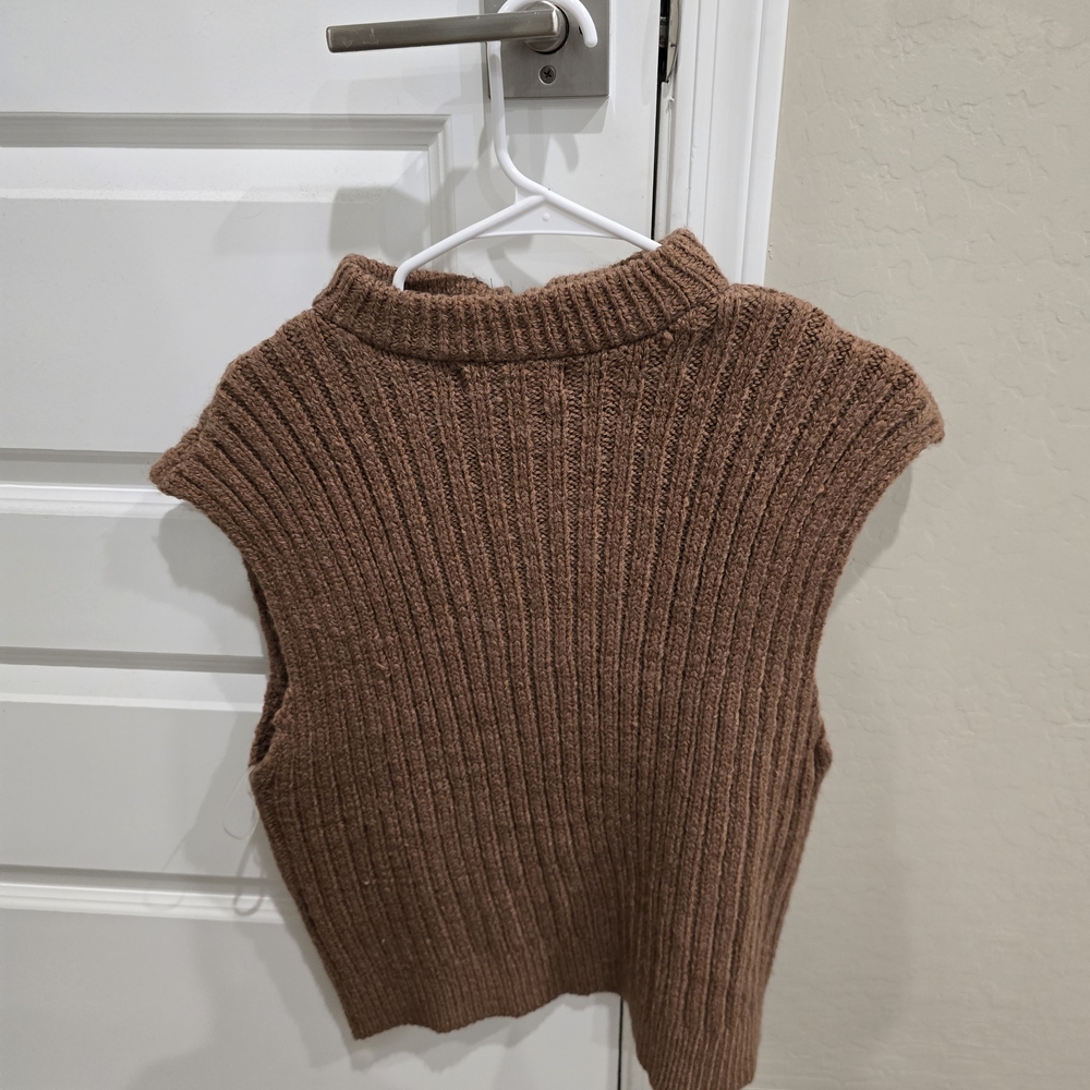 Sleeveless Cable Knit Sweater Vest - Brown - Picture 2 of 2